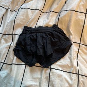black lululemon hotty hots size 2
